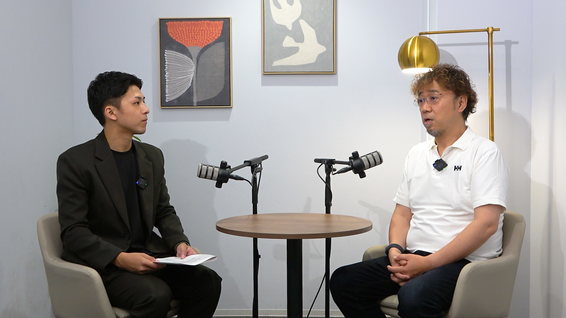インタビューで話す伊藤次郎さん